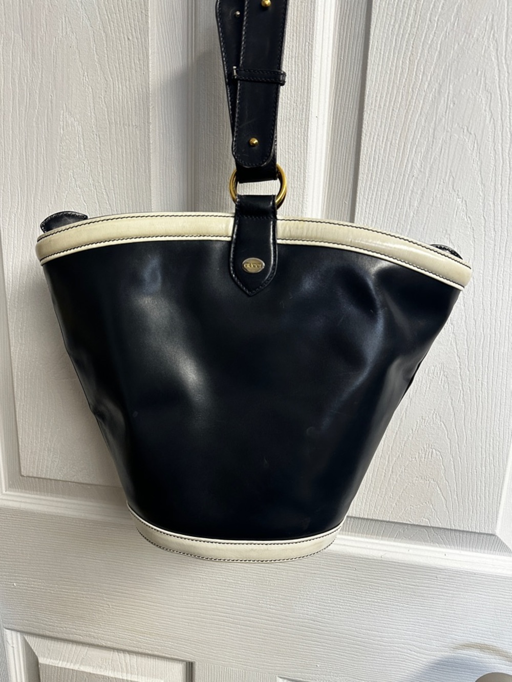 Gucci Vintage Black Leather Bucket Bag